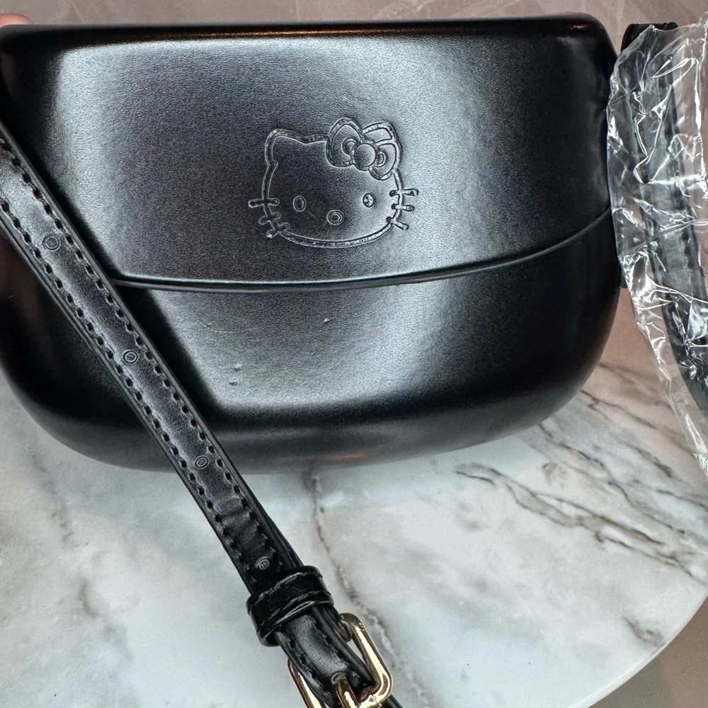 Hello Kitty Black Shoulder Bag - Picture 3 of 8